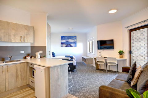 Limani Motel - Accommodation in Surfers Paradise 35
