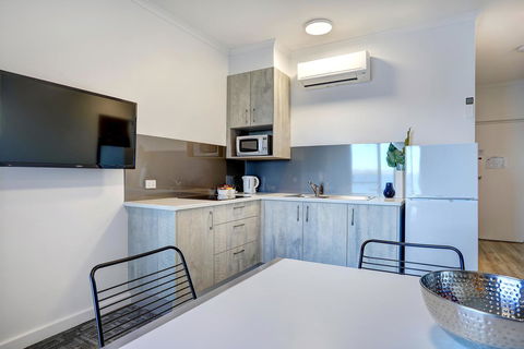 Limani Motel - Accommodation in Surfers Paradise 4
