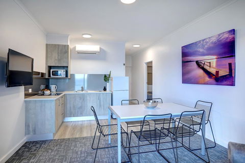 Limani Motel - Accommodation in Surfers Paradise 10