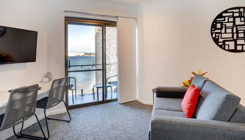 Limani Motel - Accommodation in Surfers Paradise 15