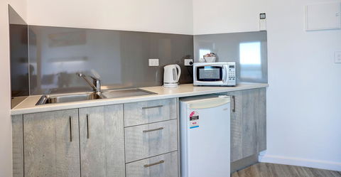 Limani Motel - Accommodation in Surfers Paradise 29