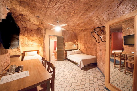 The Underground Motel - Accommodation in Surfers Paradise 21