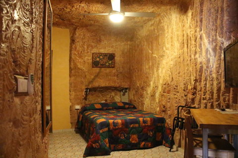 The Underground Motel - Accommodation in Surfers Paradise 5