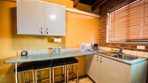 The Underground Motel - Accommodation in Surfers Paradise 14