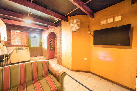 The Underground Motel - Accommodation in Surfers Paradise 16