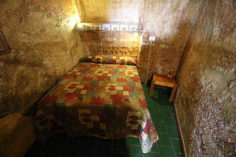 The Underground Motel - Accommodation in Surfers Paradise 3
