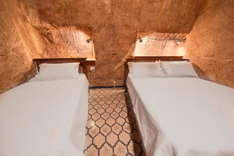 The Underground Motel - Accommodation in Surfers Paradise 6