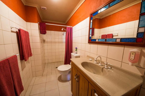The Underground Motel - Accommodation in Surfers Paradise 10