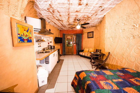 The Underground Motel - Accommodation in Surfers Paradise 18
