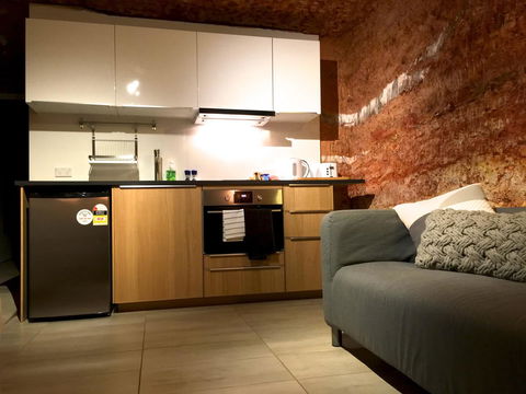 The Lookout Cave Underground Motel - Accommodation in Surfers Paradise 13