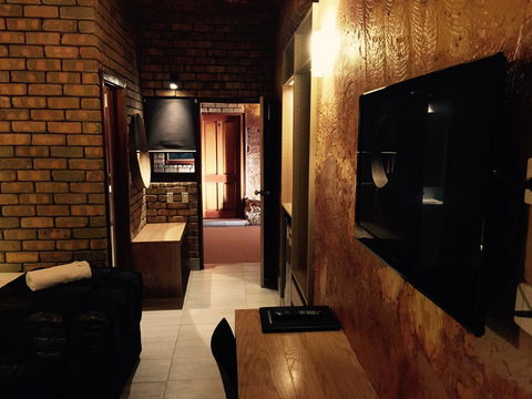 The Lookout Cave Underground Motel - Accommodation in Surfers Paradise 33