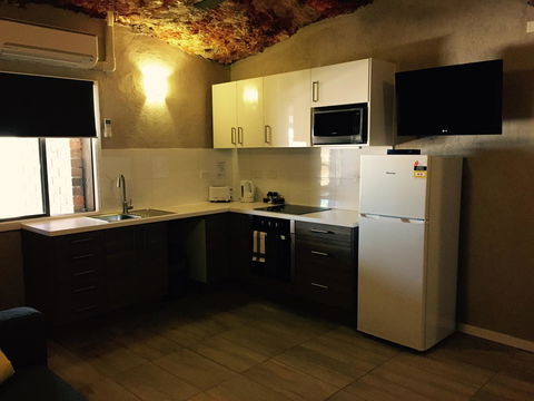 The Lookout Cave Underground Motel - Accommodation in Surfers Paradise 41