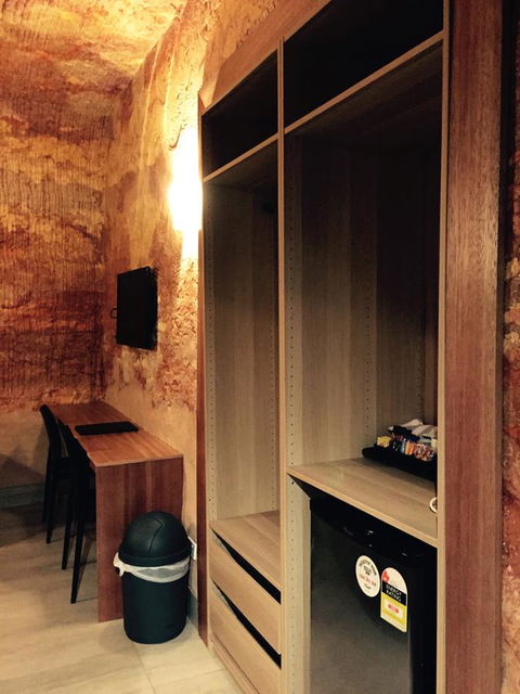 The Lookout Cave Underground Motel - Accommodation in Surfers Paradise 36
