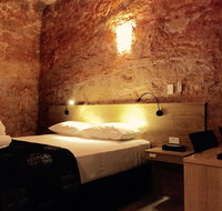 The Lookout Cave Underground Motel - Accommodation in Surfers Paradise