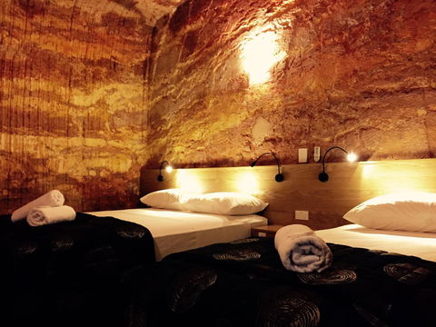 The Lookout Cave Underground Motel - Accommodation in Surfers Paradise 34