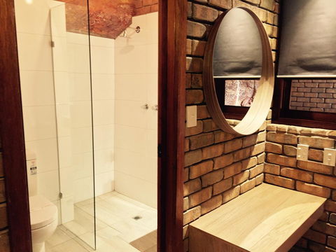 The Lookout Cave Underground Motel - Accommodation in Surfers Paradise 32
