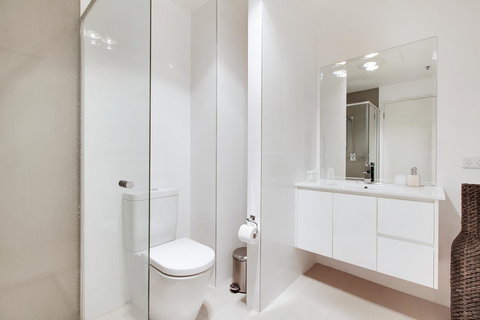 Light And Spacious, Stunning Views Of Adelaide - Accommodation in Surfers Paradise 9