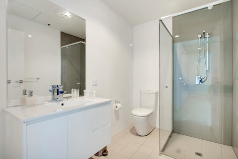 Light And Spacious, Stunning Views Of Adelaide - Accommodation in Surfers Paradise 8