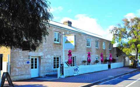 Caledonian Inn - Accommodation in Surfers Paradise 1
