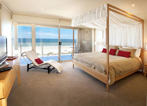 Adelaide Luxury Beach House - Accommodation in Surfers Paradise 4