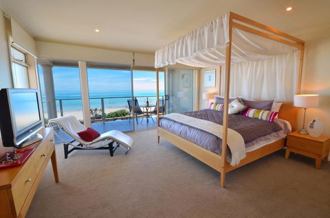 Adelaide Luxury Beach House - Accommodation in Surfers Paradise 2