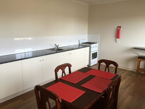 Blue Lake Motel - Accommodation in Surfers Paradise 25