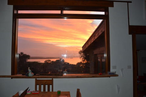 Of Stone & Wood Guesthouse - Accommodation in Surfers Paradise 23