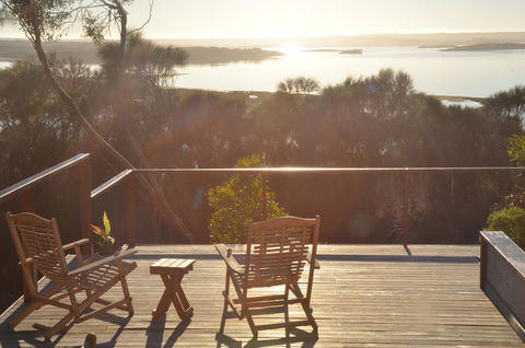 Of Stone & Wood Guesthouse - Accommodation in Surfers Paradise 21
