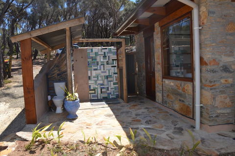 Of Stone & Wood Guesthouse - Accommodation in Surfers Paradise 16