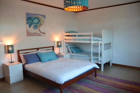 Of Stone & Wood Guesthouse - Accommodation in Surfers Paradise 13