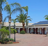 John Pirie Motor Inn - Accommodation in Surfers Paradise