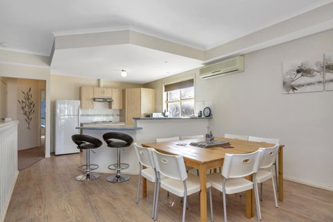 The Lighthouse - Port Willunga - C21 SouthCoast Holidays - Accommodation in Surfers Paradise 5