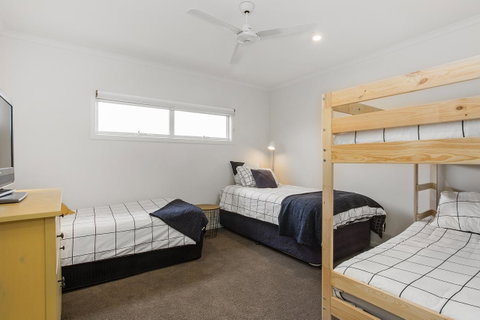 Sea View At Silver Sands - C21 SouthCoast Holidays - Accommodation in Surfers Paradise 9