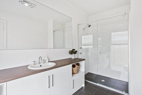 Sea View At Silver Sands - C21 SouthCoast Holidays - Accommodation in Surfers Paradise 12