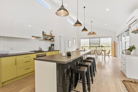 Sea View At Silver Sands - C21 SouthCoast Holidays - Accommodation in Surfers Paradise 6