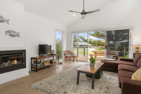 Sea View At Silver Sands - C21 SouthCoast Holidays - Accommodation in Surfers Paradise 4