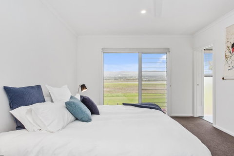 Sea View At Silver Sands - C21 SouthCoast Holidays - Accommodation in Surfers Paradise 10