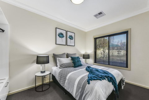Accommodation On Lansell 2 - Accommodation in Surfers Paradise 9