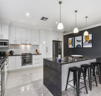 Accommodation on Lansell 2 - Accommodation in Surfers Paradise