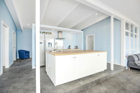 Salomon Sea Haus - Sellicks Beach - C21 SouthCoast Holidays - Accommodation in Surfers Paradise 2