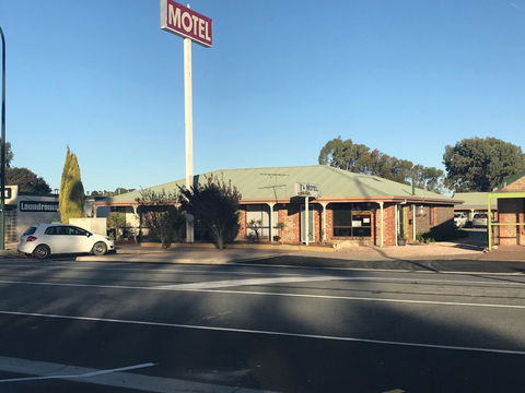 Lake Albert Motel - Accommodation in Surfers Paradise 23