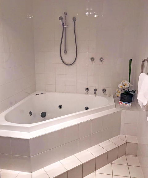 Lake Albert Motel - Accommodation in Surfers Paradise 28