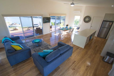 Villa Serra - Accommodation in Surfers Paradise 1