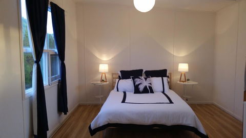 The Sandland Shack - Accommodation in Surfers Paradise 1
