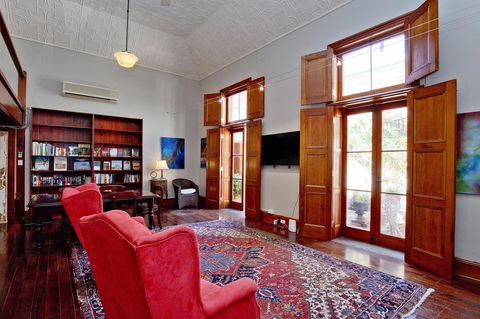 Druids Hall - Accommodation in Surfers Paradise 7