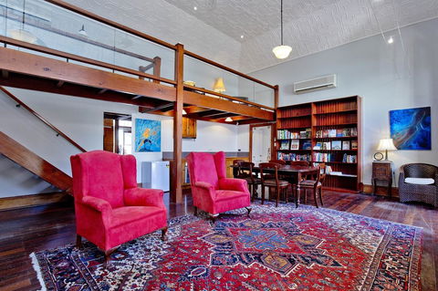Druids Hall - Accommodation in Surfers Paradise 1