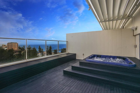 Glenelg Skyline Penthouse - Accommodation in Surfers Paradise 2