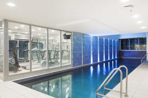 Glenelg Skyline Penthouse - Accommodation in Surfers Paradise 1