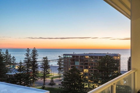 Glenelg Skyline Penthouse - Accommodation in Surfers Paradise 3