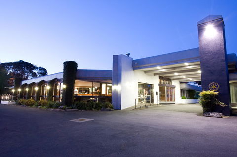 The Commodore - Accommodation in Surfers Paradise 1